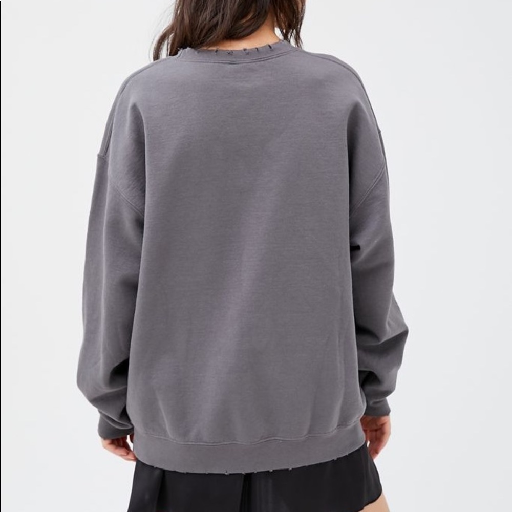 ⭐️HOST PICK⭐️ UO Kiss Distressed Sweatshirt - Picture 4 of 4